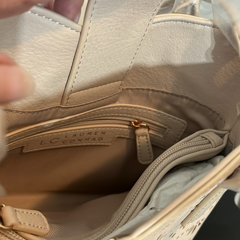 LC Lauren Conrad Cream Crossbody Bag - Picture 13 of 14